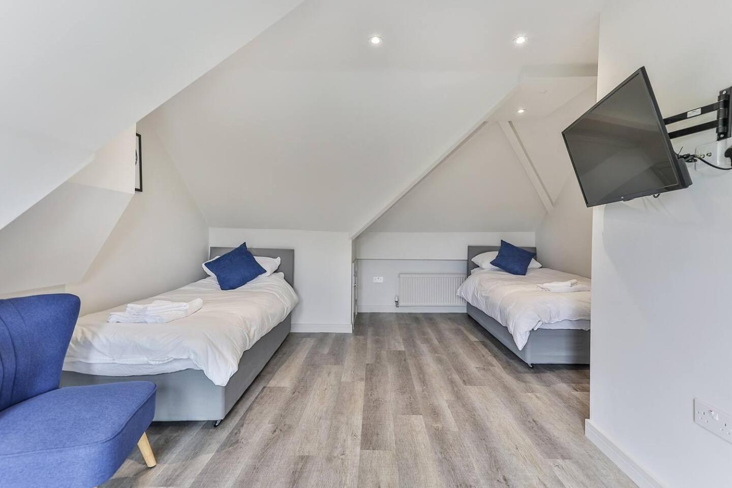 Newly Renovated 3 Bed 2 Bath Apartment & Parking Sheffield Buitenkant foto