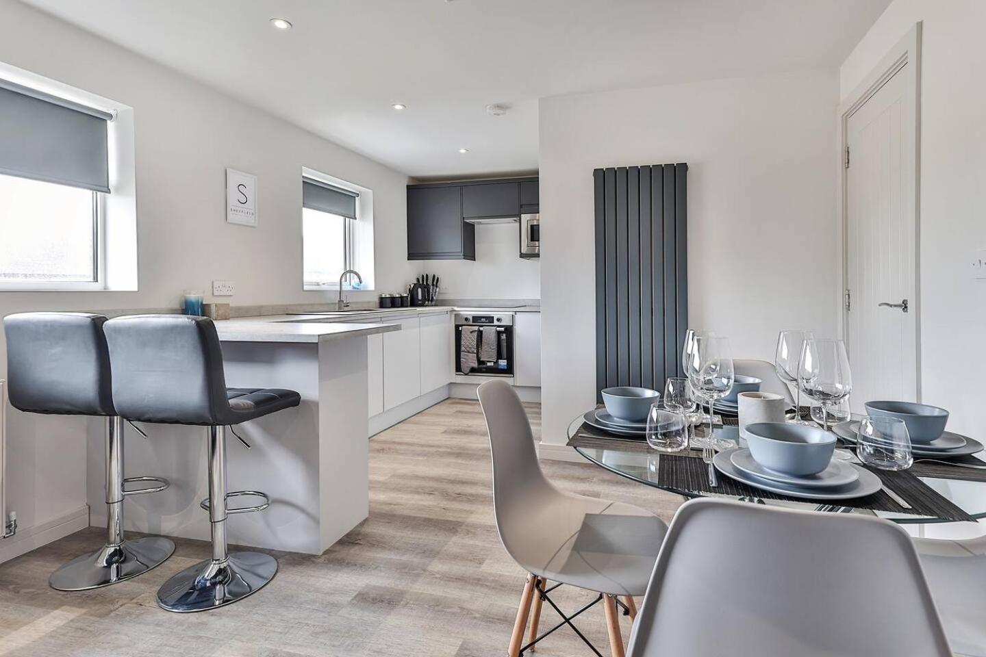 Newly Renovated 3 Bed 2 Bath Apartment & Parking Sheffield Buitenkant foto
