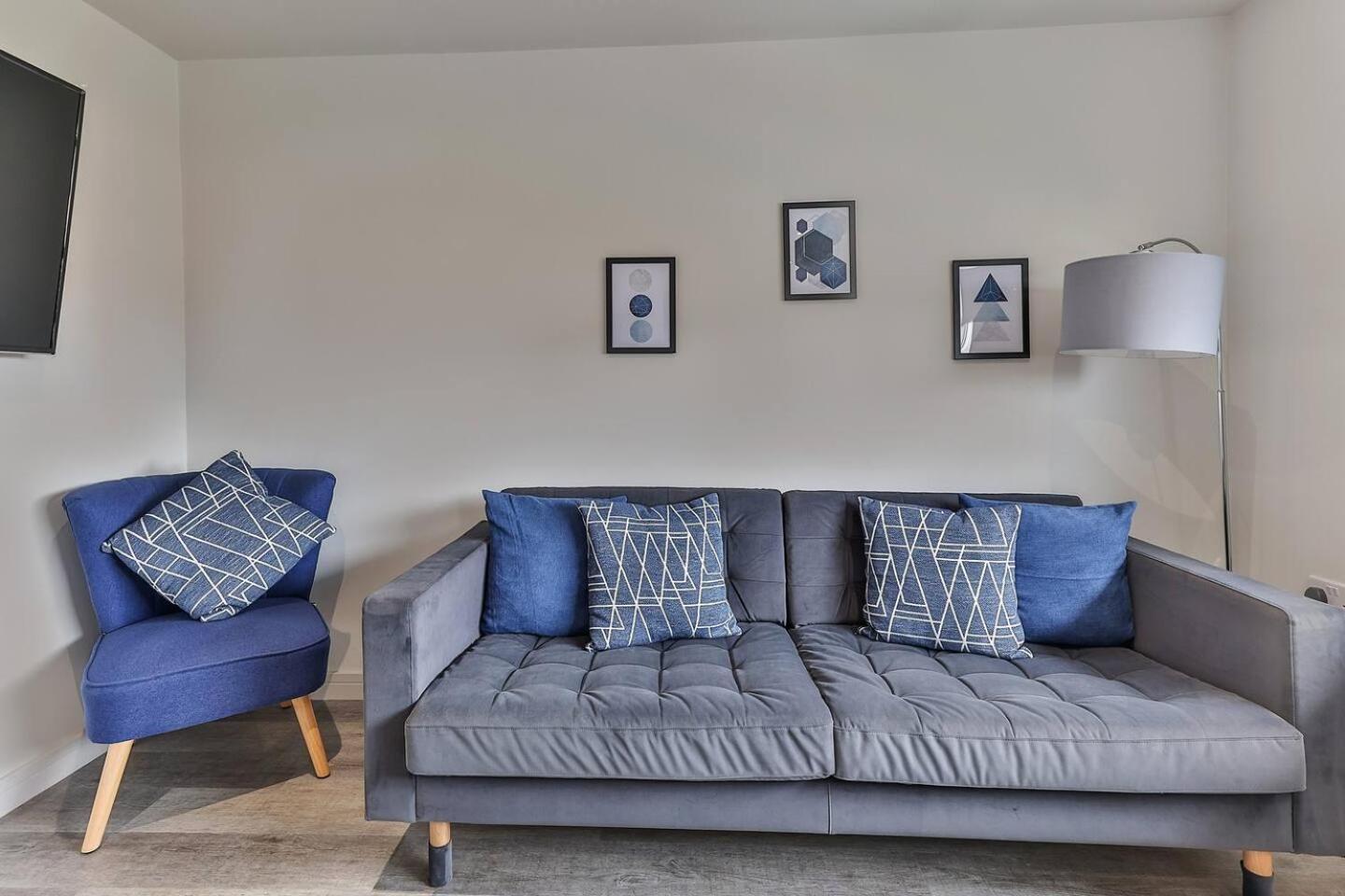 Newly Renovated 3 Bed 2 Bath Apartment & Parking Sheffield Buitenkant foto