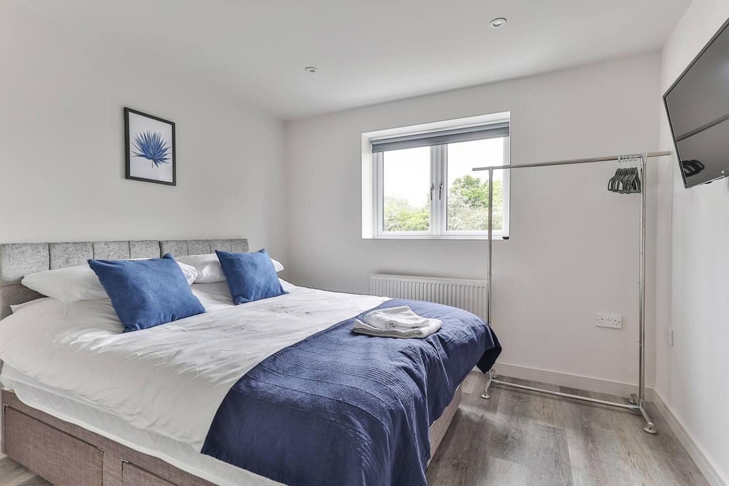 Newly Renovated 3 Bed 2 Bath Apartment & Parking Sheffield Buitenkant foto